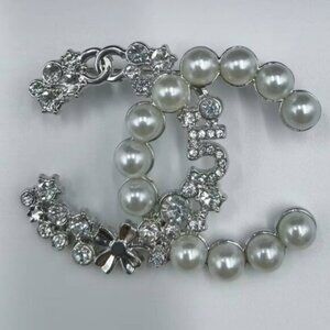 ✨Chanel brooch✨
